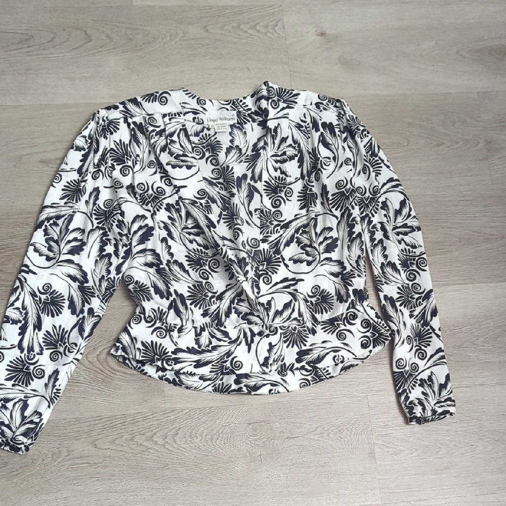 Chic Monochrome Women's Blouse